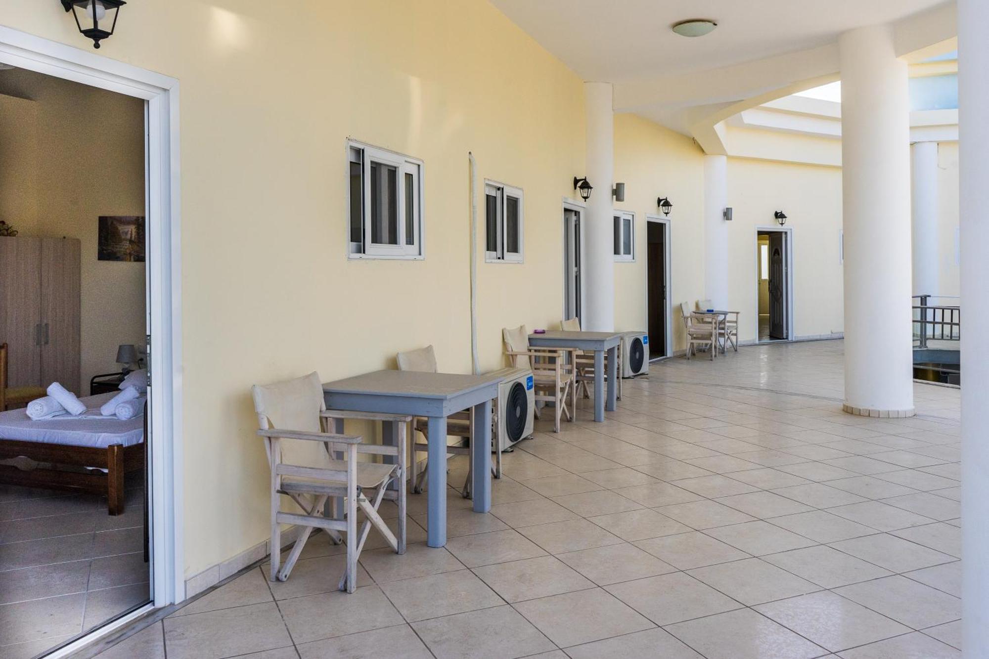 Laganas Strip Mall Apartments 外观 照片