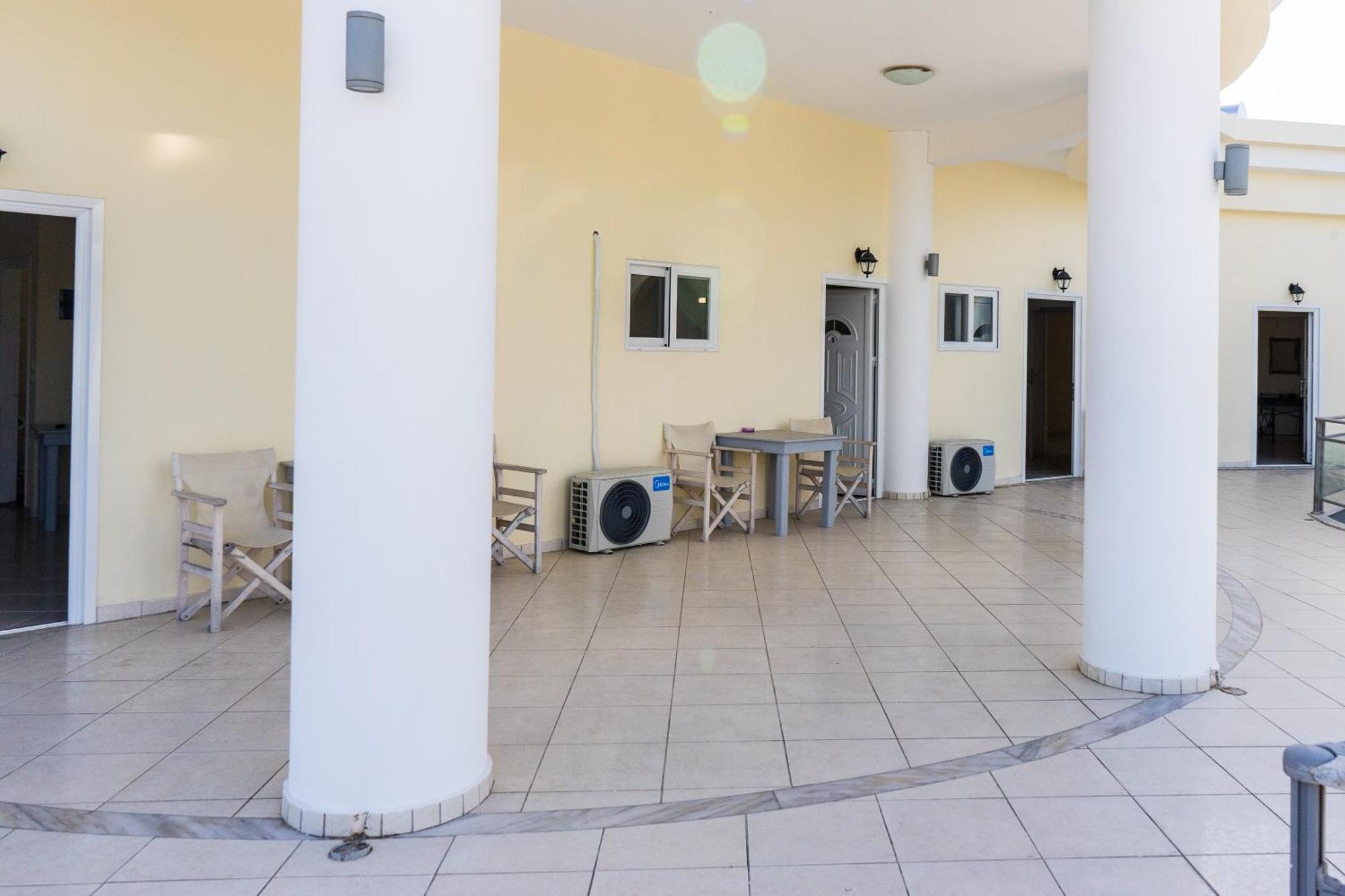 Laganas Strip Mall Apartments 外观 照片